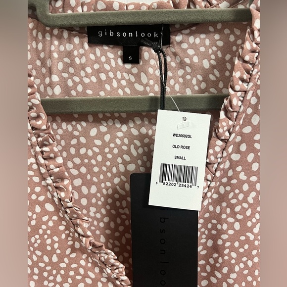 Gibsonlook Ruffle Detail V-Neck Shell - Picture 3 of 4